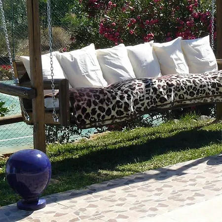 Apartment Charming Countryside 2-bed Pool Hotub *